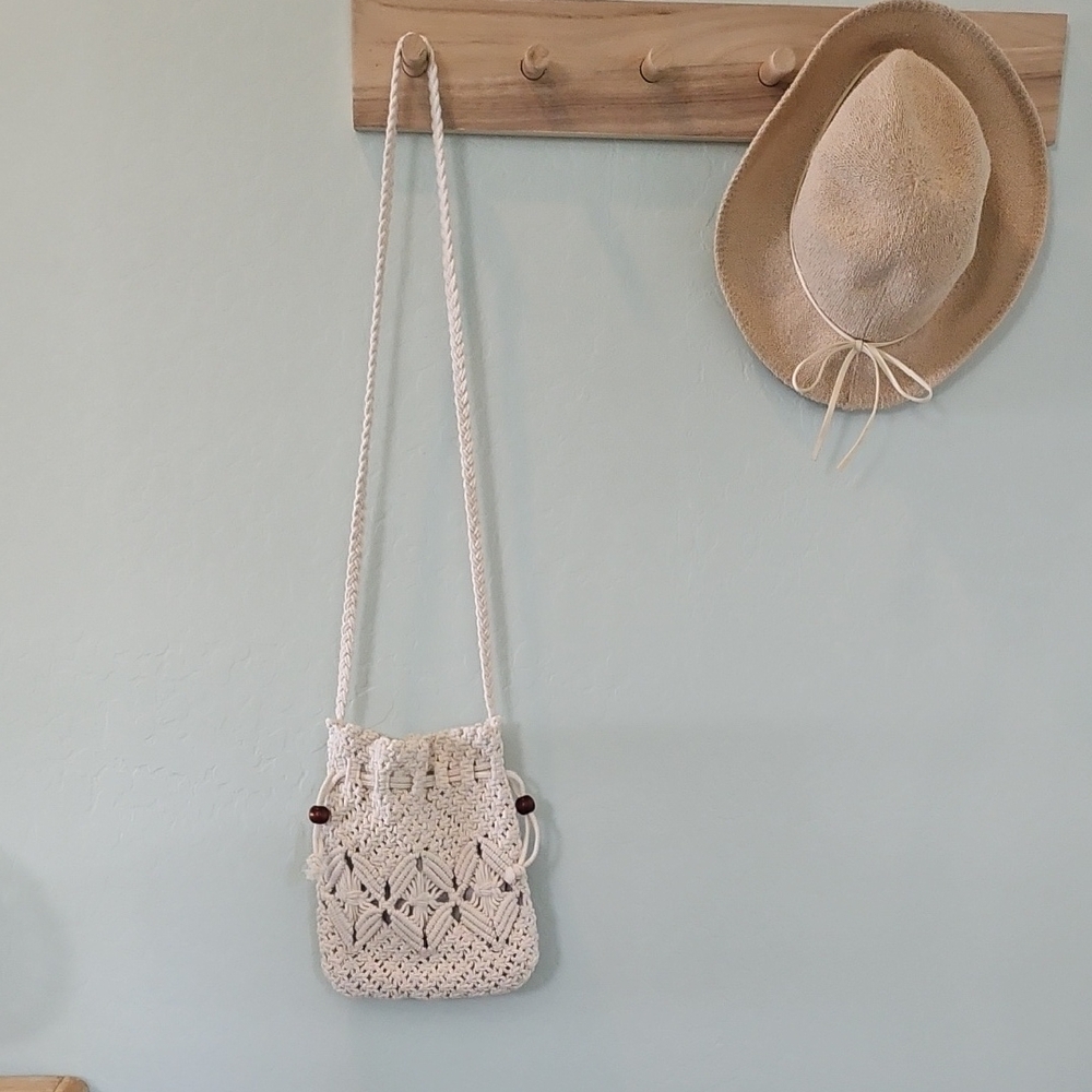 Elegant Cream Crochet Shoulder Bag